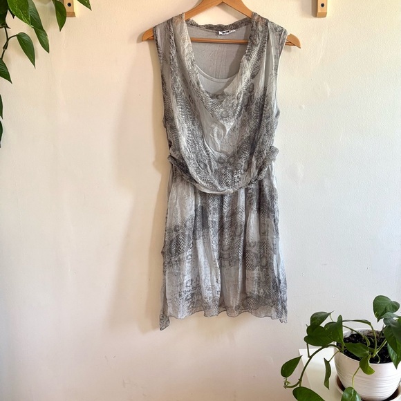 ✨ Vintage Seduction Silk Dress – Made in Italy (Fits S/M) ✨ - Picture 4 of 7